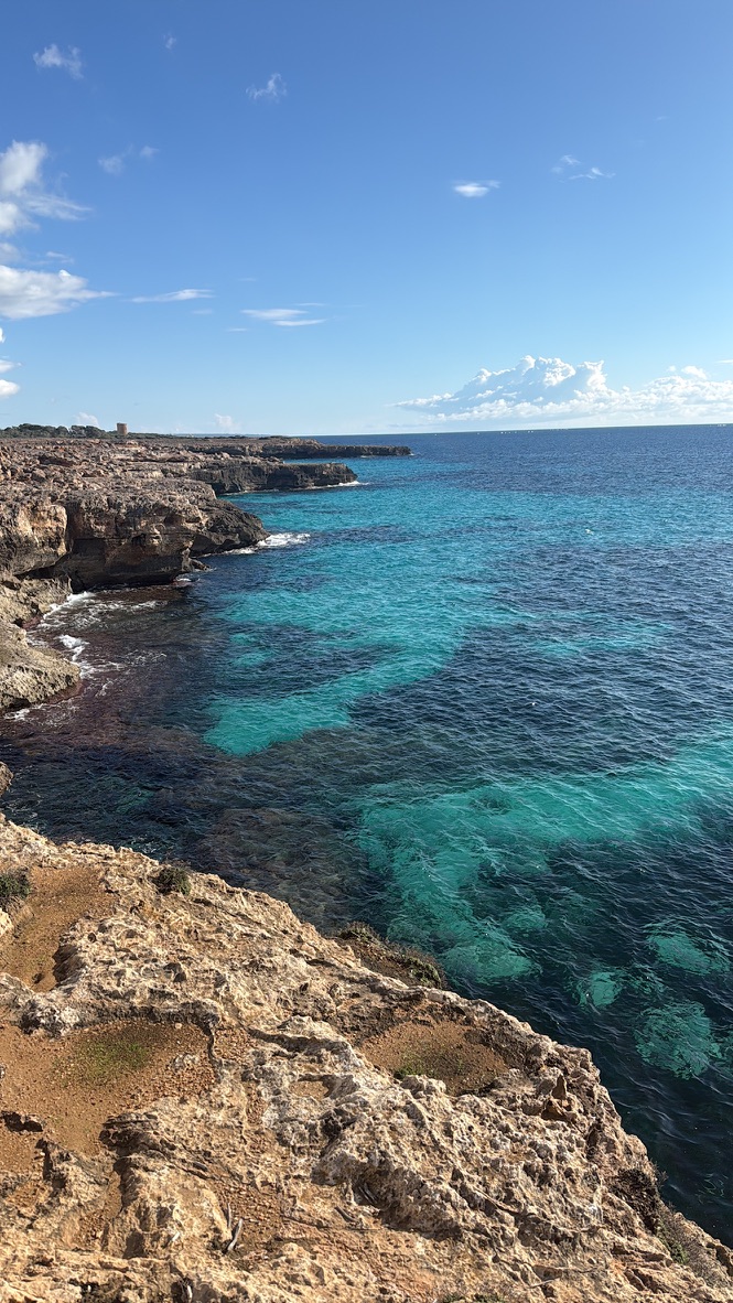 Mallorca Küste mit türkisblauem Wasser