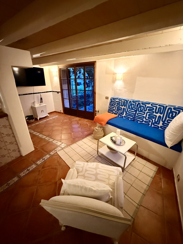 Maisonette-Suite von oben — offener Wohnbereich